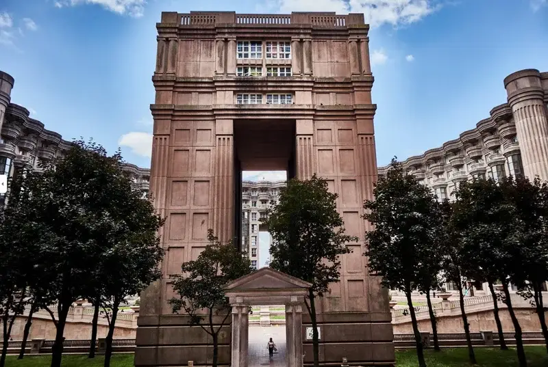 Noisy le Grand - Hypnose architecturale dans les espaces Abraxas