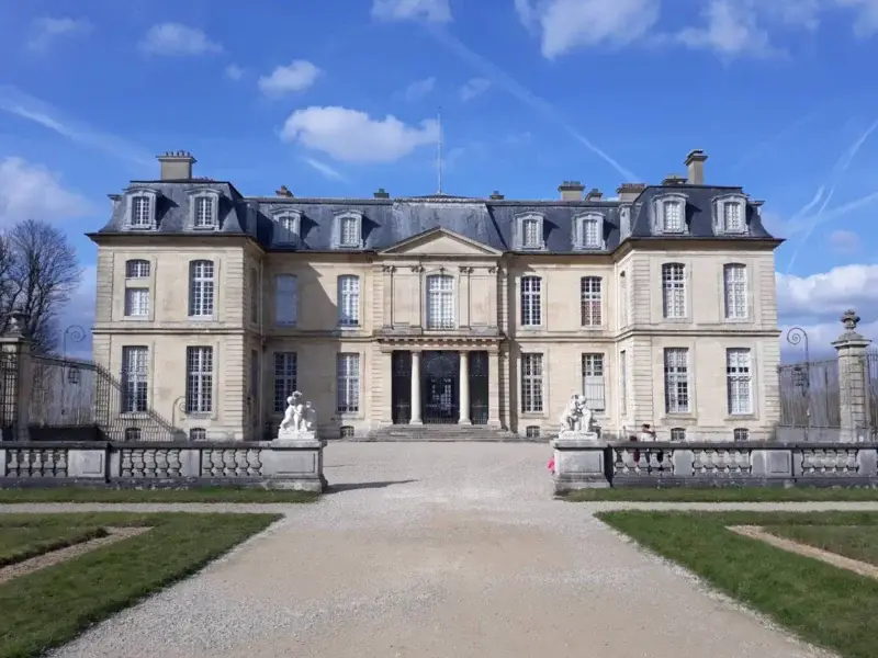 Champs-sur-Marne - Château classique et hypnose en extérieur